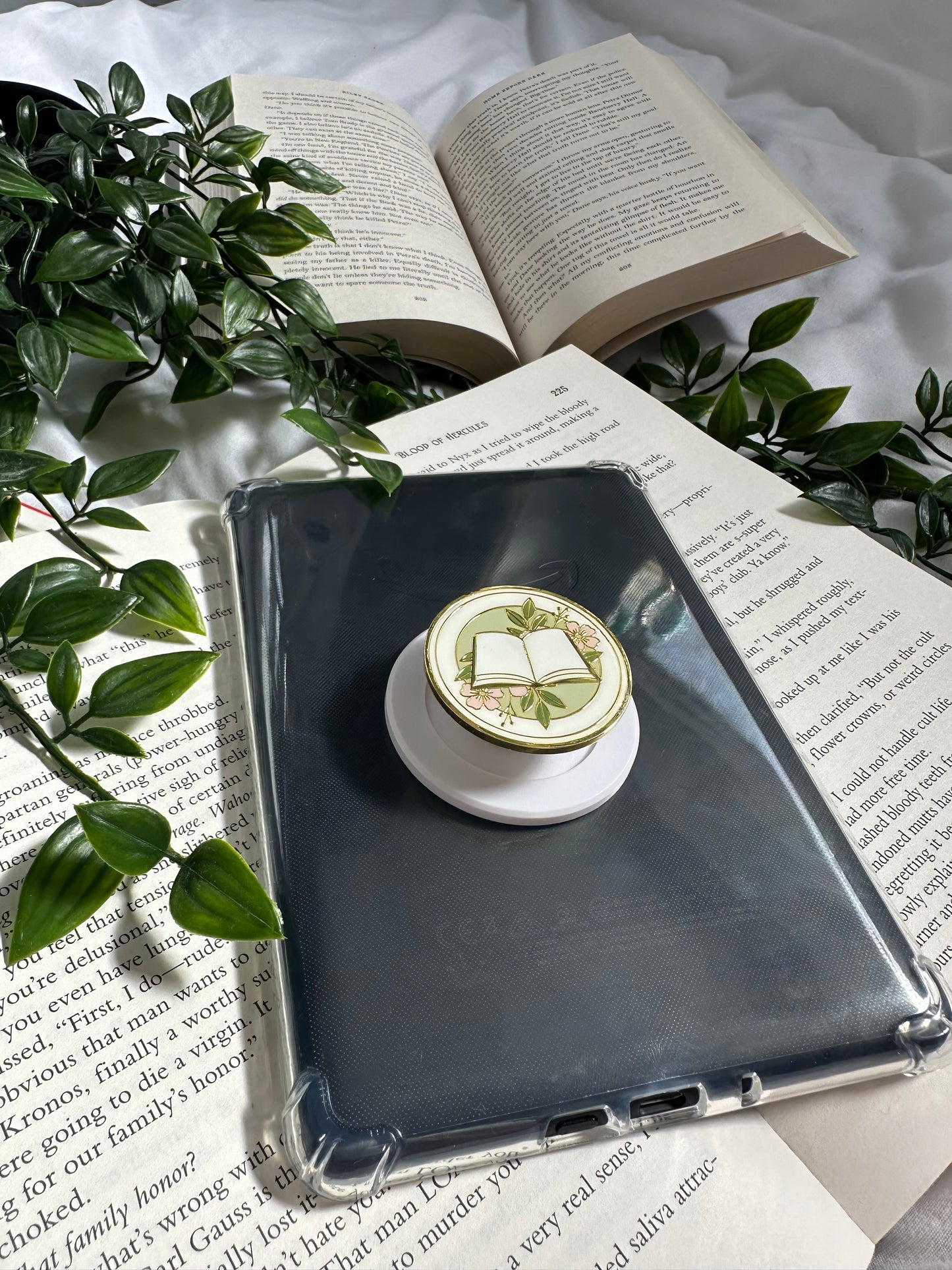 Pre Order - Cosy Reads Magnetic Grip